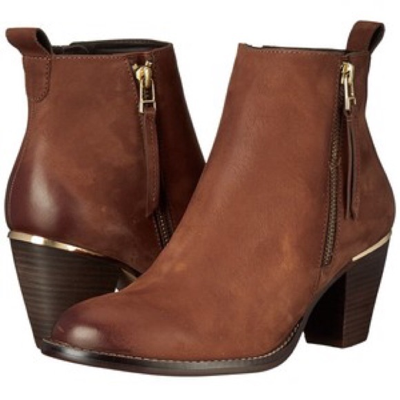 Steve Madden Shoes - Steve Madden Bootie🍁