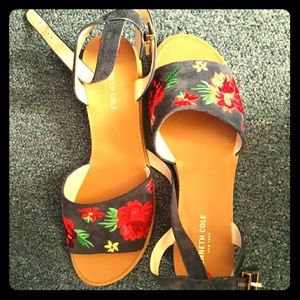 Kenneth Cole Ladies Sandles