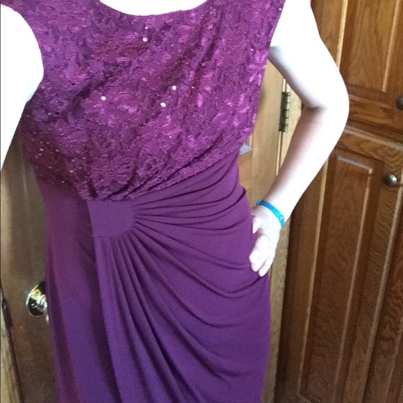 Maroon formal fall/winter dress - Picture 1 of 1