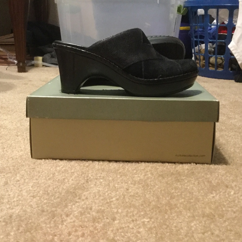 Nurture black shoes Size 8