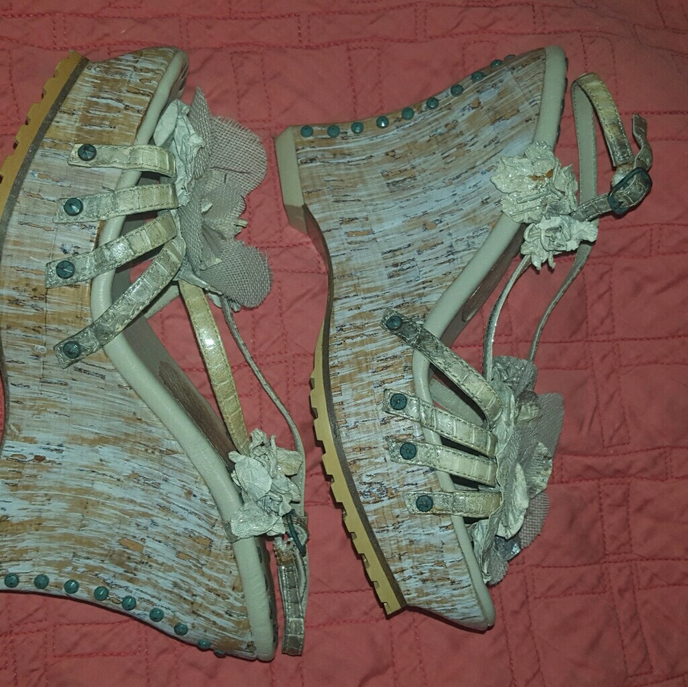 Shoes - Picture 2 of 2