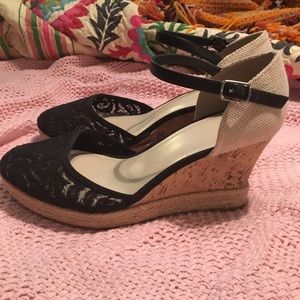 Gently loved wedges size 9.5