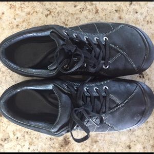 KEEN SNEAKERS SIZE 9
