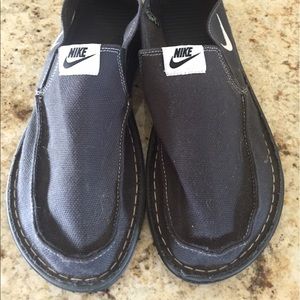 MENS NIKE SLIP ON SHOE SIZE 11