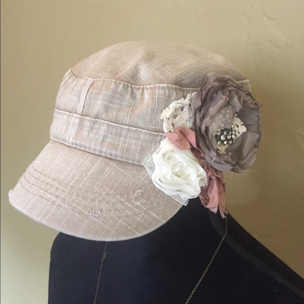 Boutique❤️ hat with flowers and rhinestones