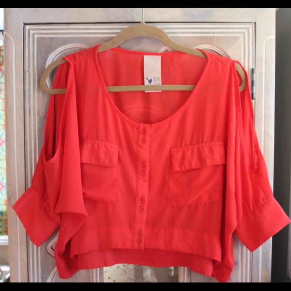 BLUE WREN Crop Top w/ Cut Out Sleeves