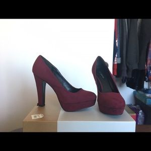 Women's Maroon shoes!