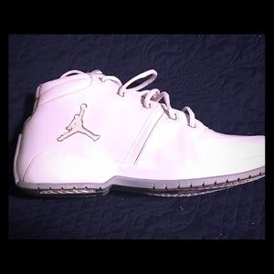 White Jordan Men's Shoes size 11 slightly used