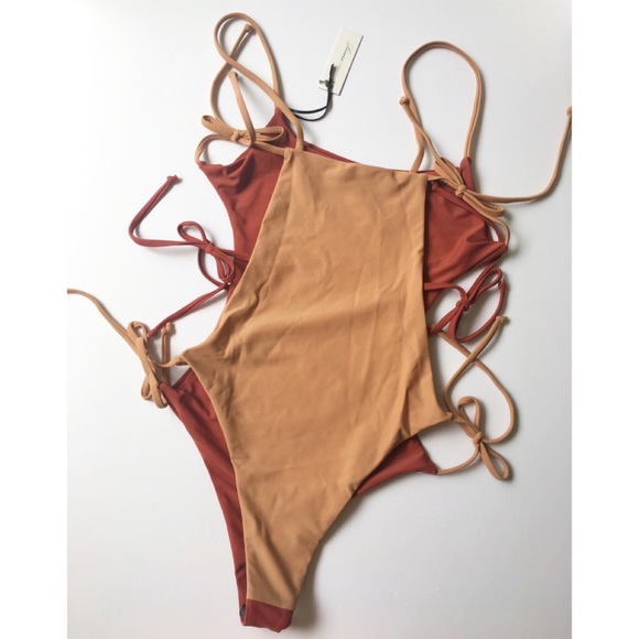 HP! Lovers + Friends Lindsay One Piece Swimsuit - Picture 5 of 7