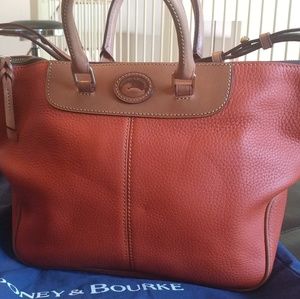 Dooney &Bourke purse