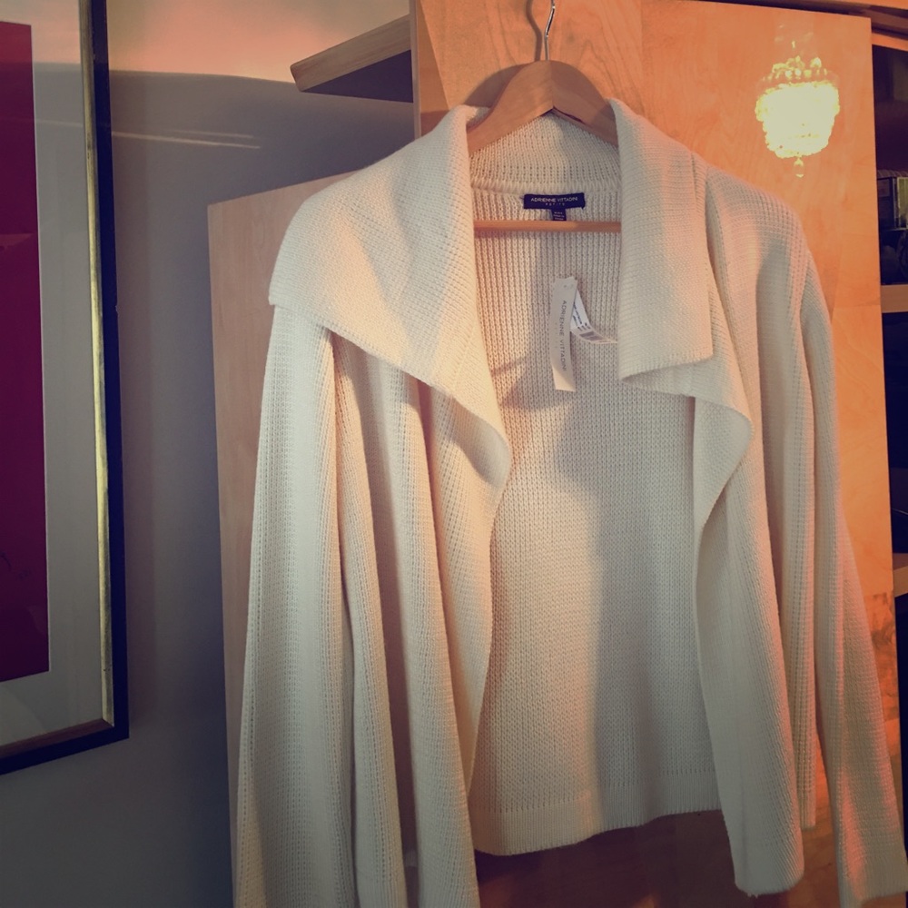 SALE Adrienne Vittadini beautiful cream cardigan