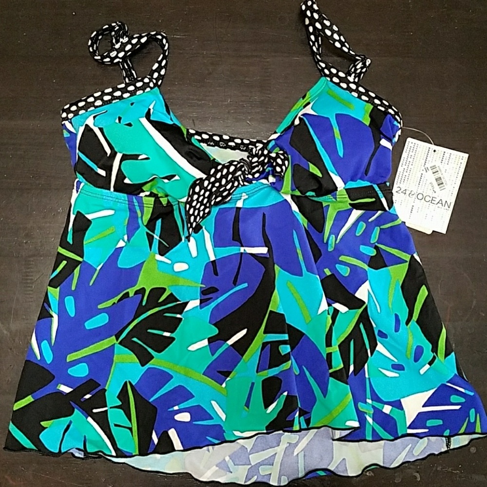 💥 3 for $15 💥 Tankini top