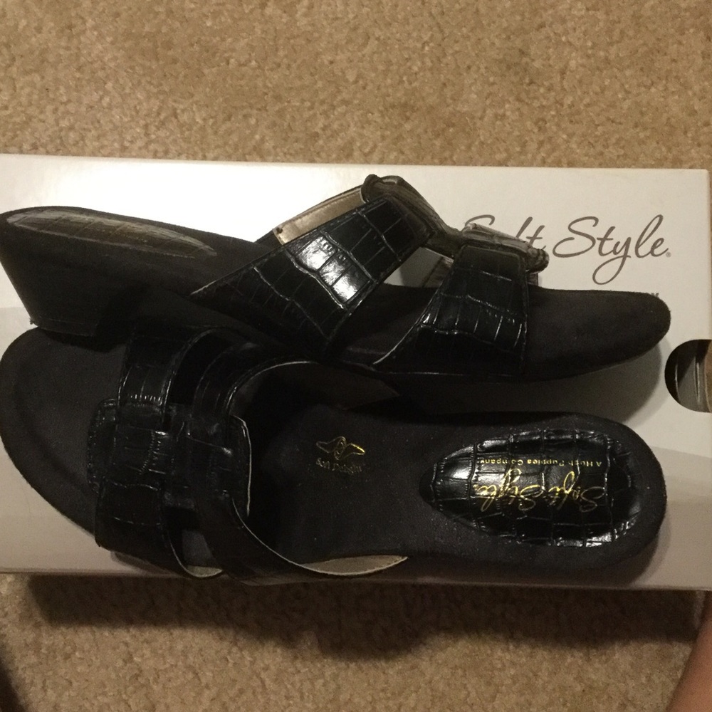 Soft style Size 8 shoes