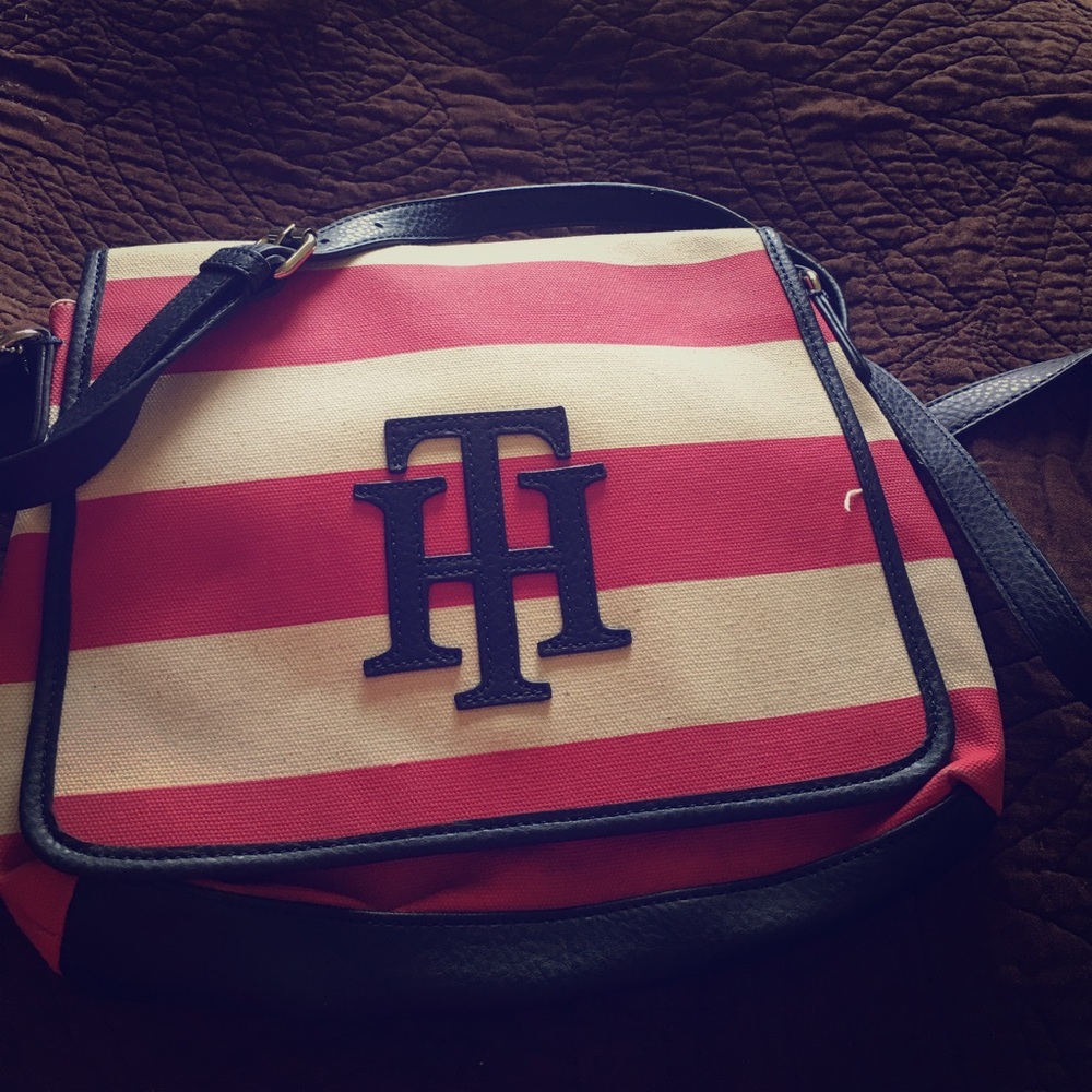Tommy Hilfigure cross body