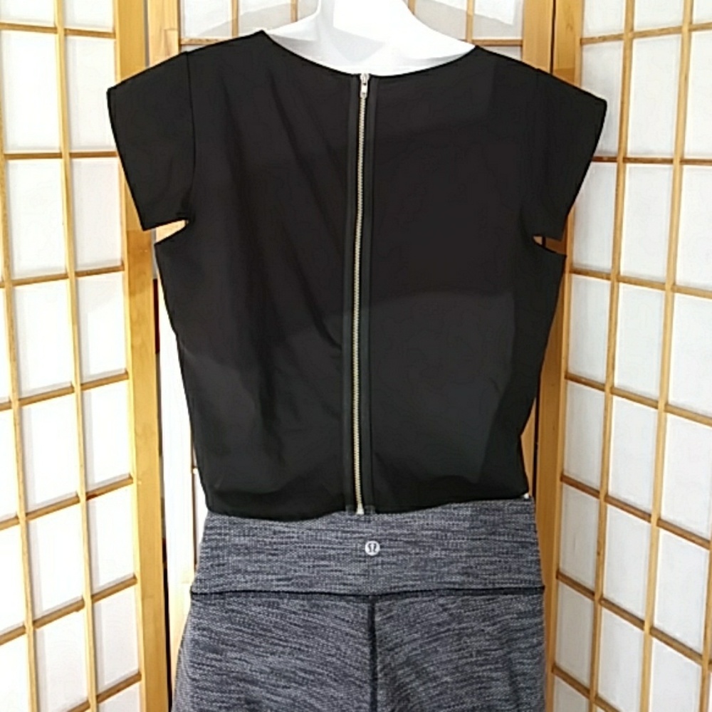 Crop black top - Picture 3 of 3