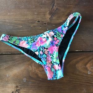 Women's Medium VS swim bottoms