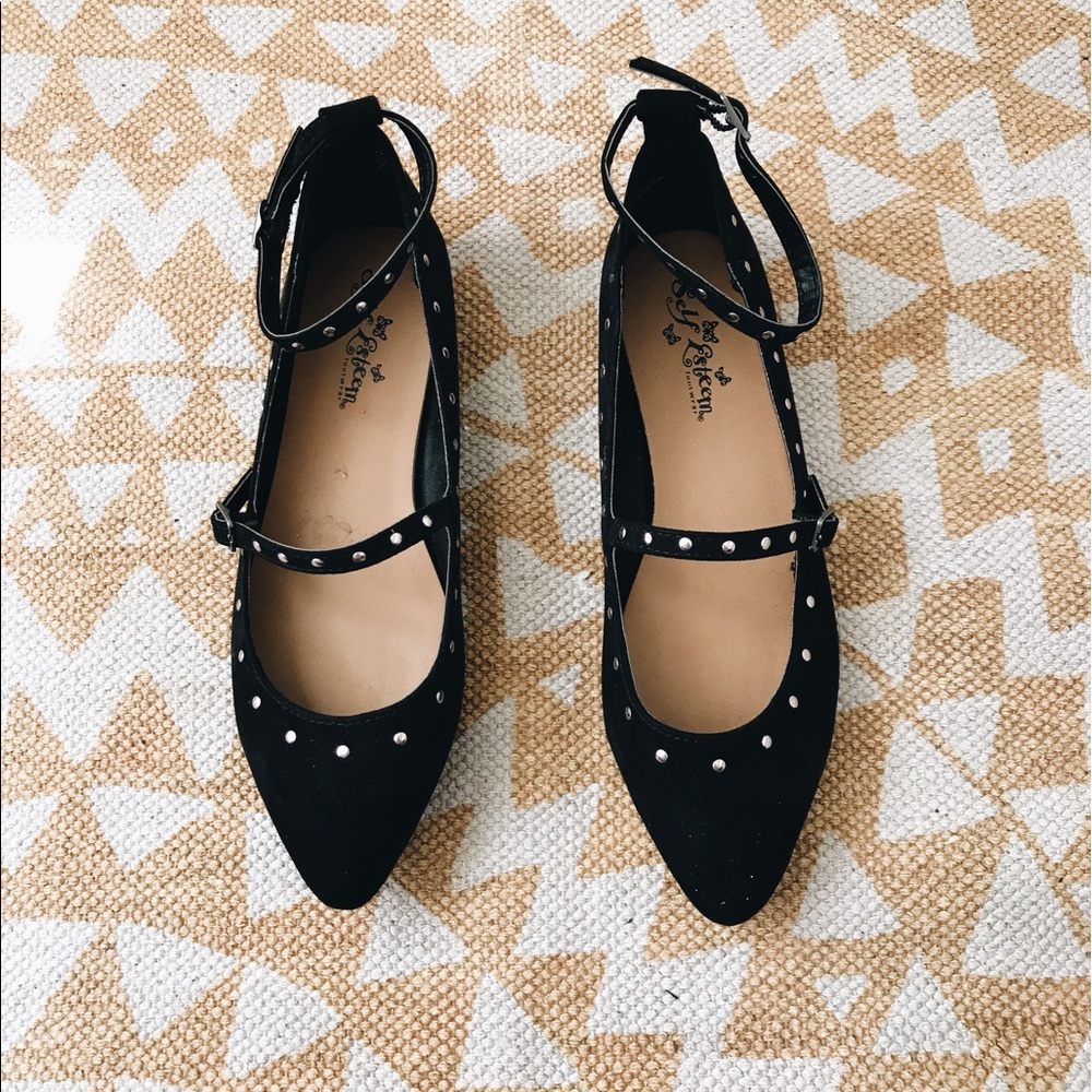 ❌SOLD ❌ Self Esteem Studded Pointy Flats