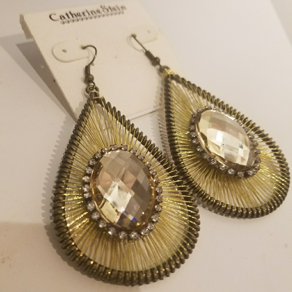 Tear drop dangling earings