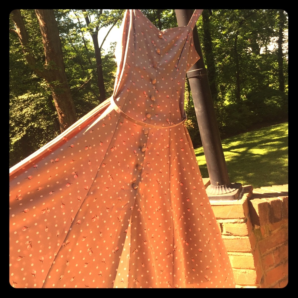 Adorable midi length vintage style dress