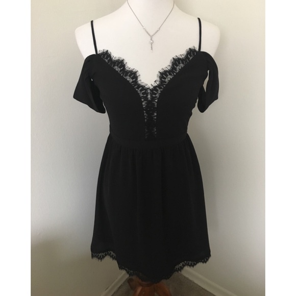 WAYF Bluff Lace Trim Mini Dress. BNWT. - Picture 2 of 4