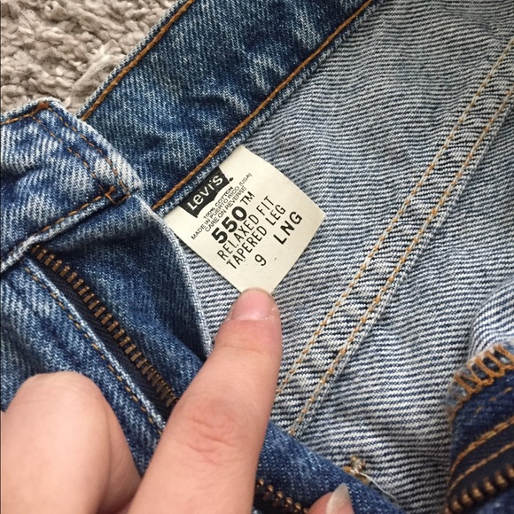 Vintage Levi high waist shorts - Picture 4 of 4