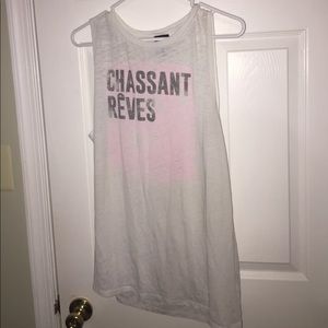 Chassant Rêves ("chasing dreams") muscle tee