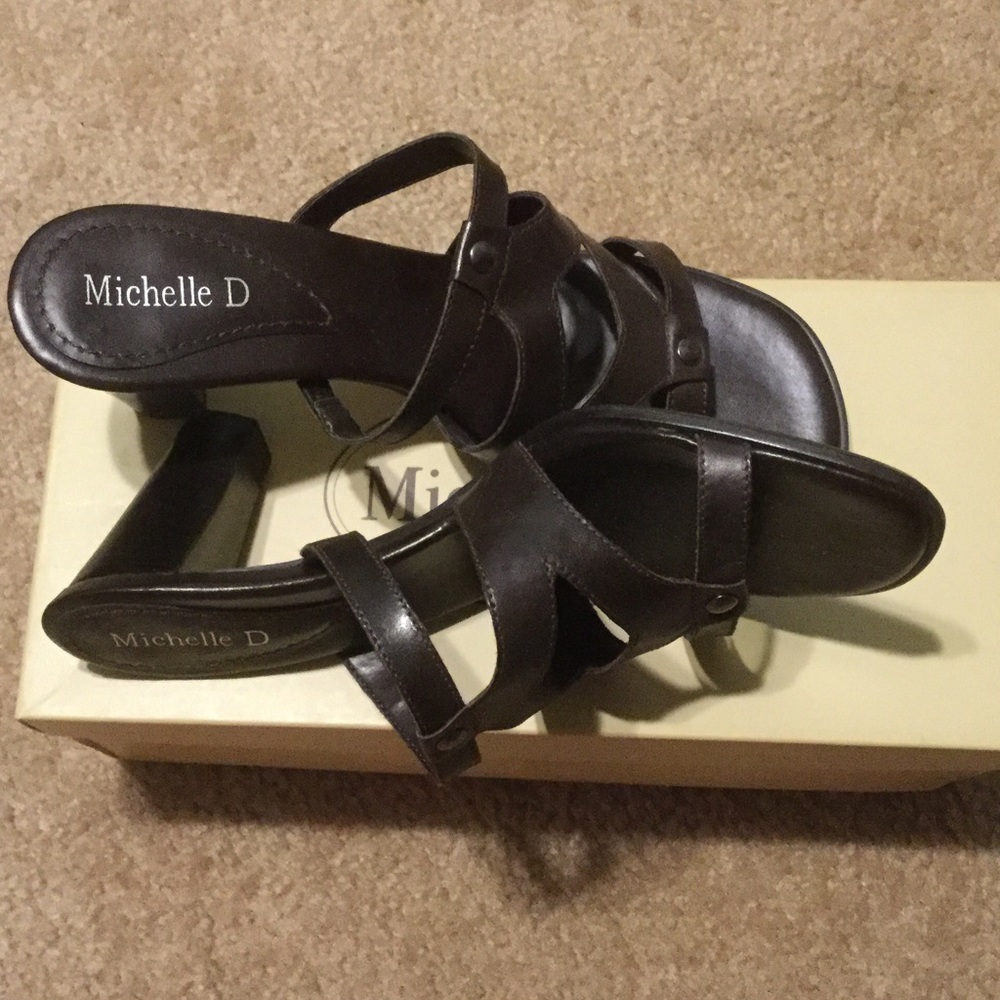 Michelle D dark brown heels, Size 8
