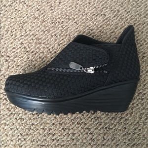 Bernie Mev Zig Zag Wedge Bootie