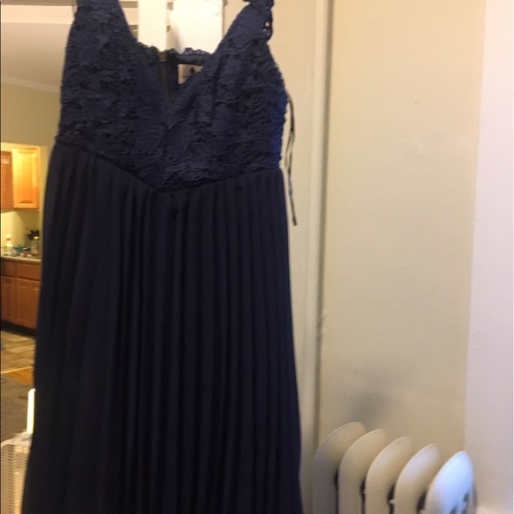 Dress - Picture 3 of 4