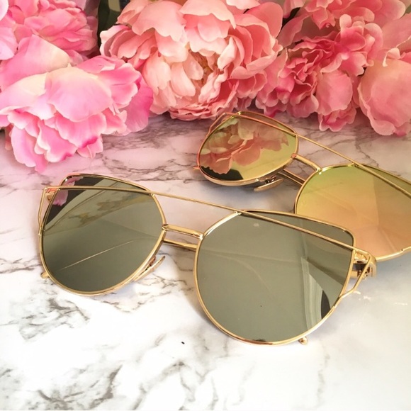 ❗️Just restocked! "Ava" Rose Gold Sunglasses ☀️ - Picture 5 of 7