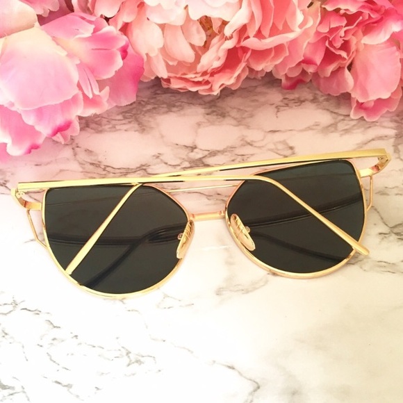 ❗️Just restocked! "Ava" Rose Gold Sunglasses ☀️ - Picture 6 of 7