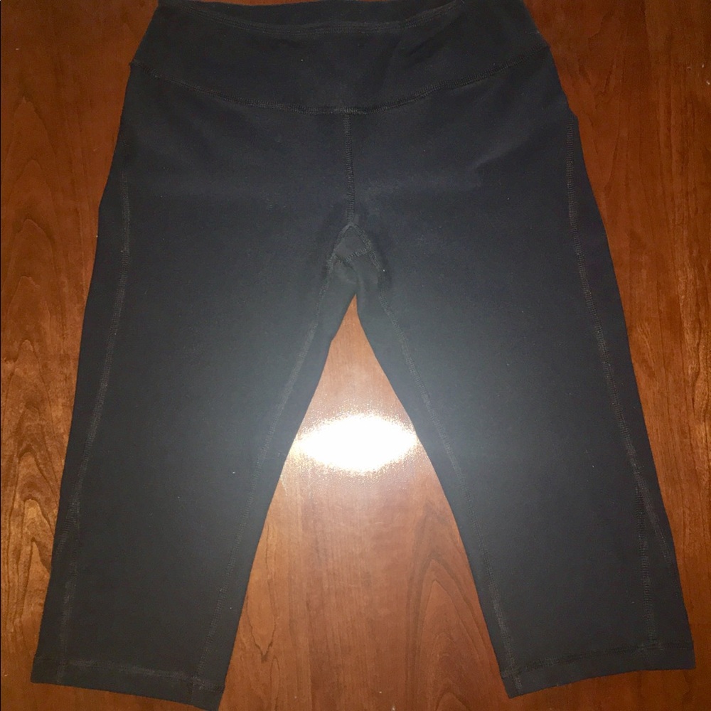 Zella Black Knee Length Athletic Fitted Capri Pant