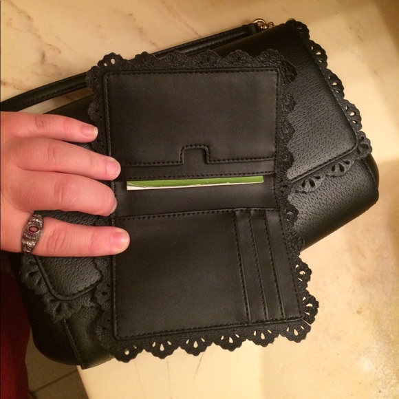 Kate Spade wallet - Picture 2 of 4