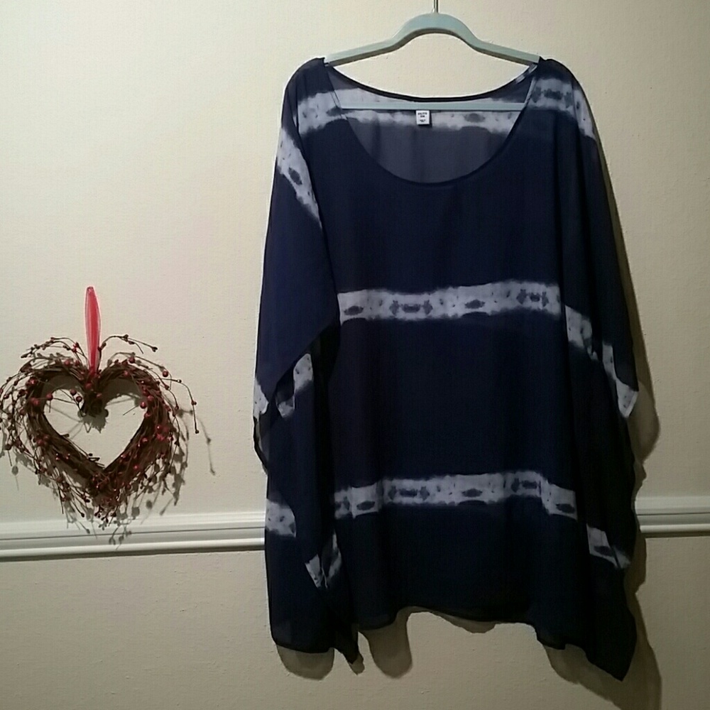 Lovely beach cover up navy blue and white tye dye