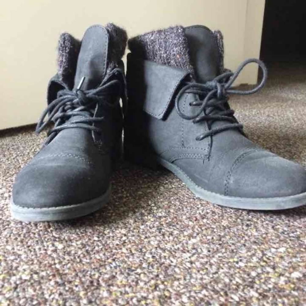 Black boots