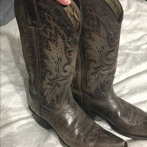 Justin cowboy boots 7.5