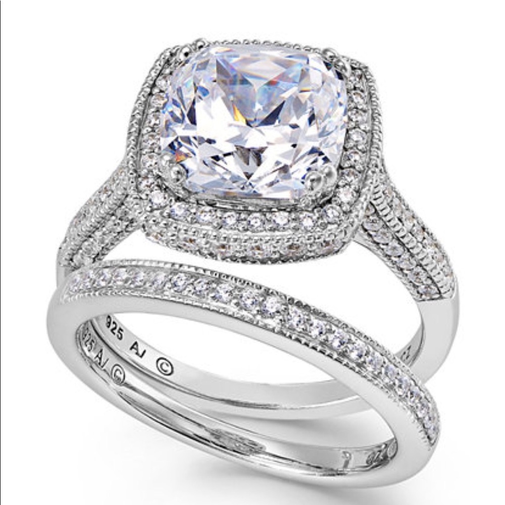 Swarovski Zirconia Engagement/Promise Ring