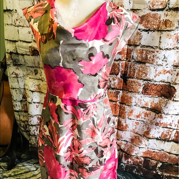 Banana Republic Dresses & Skirts - Barely worn Banana Republic dress.