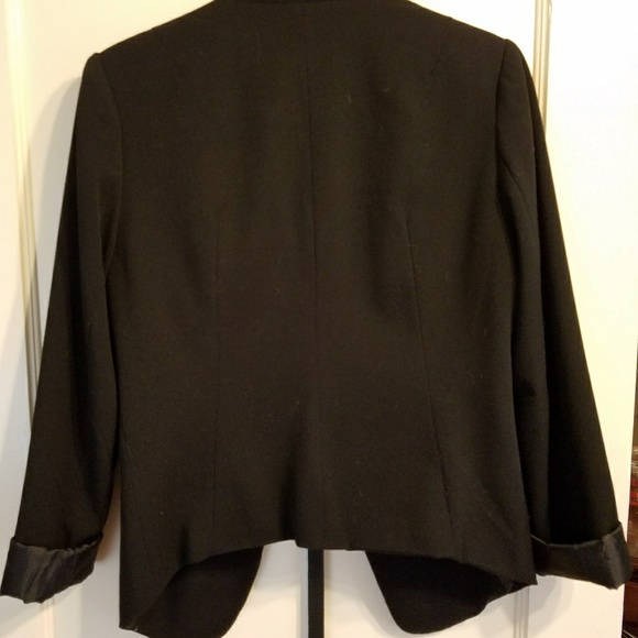 Black blazer - Picture 2 of 4