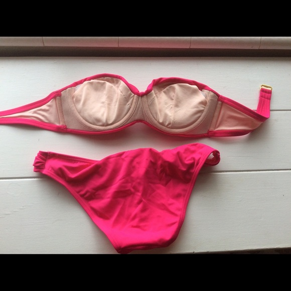 Victoria's Secret bikini - Picture 3 of 3