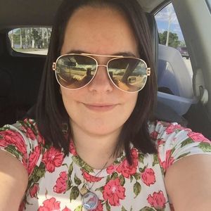 Meet your Posher, Nina