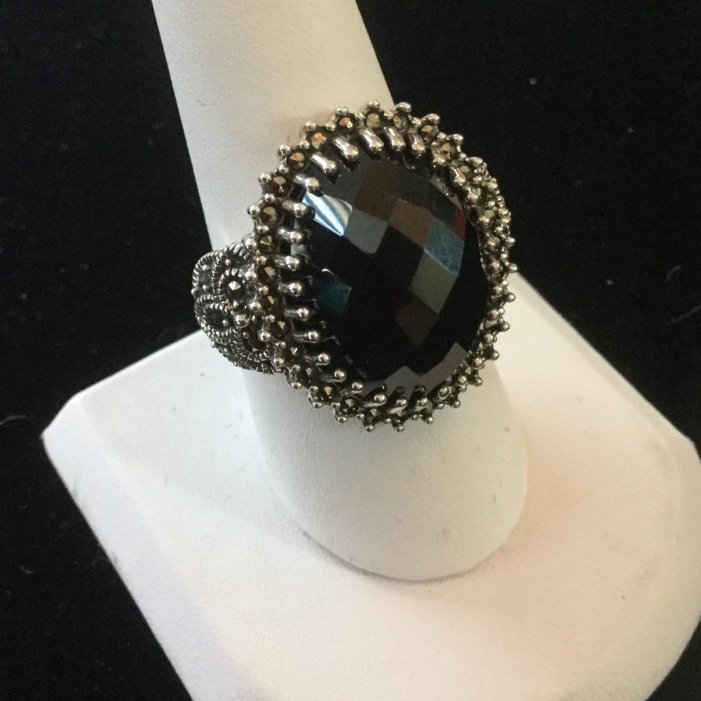 Elegant Genuine Black Spinel Ring