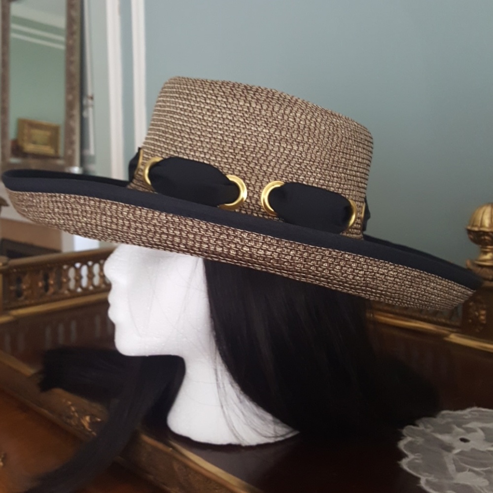 Beautiful hat - Picture 3 of 4