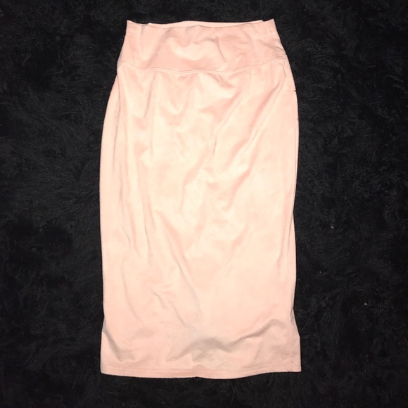 a'gaci Dresses & Skirts - NWT! A'gaci faux suede pink pencil skirt sz M