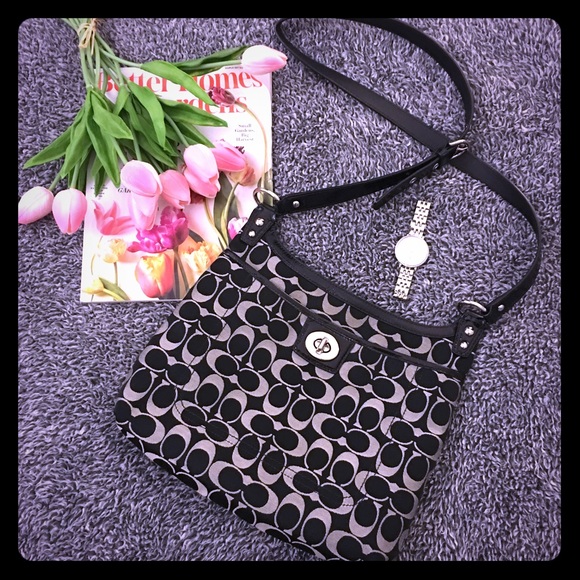 Coach Handbags - 💥 FLASH SALE - 🚫BUNDLE💥 Coach bag - like new!