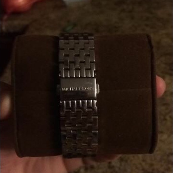 Michael Kors Watch - Picture 3 of 3