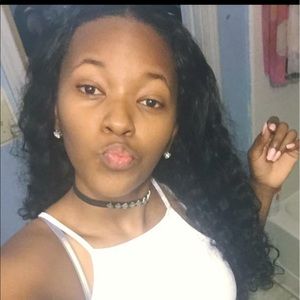 Meet your Posher, Aisha