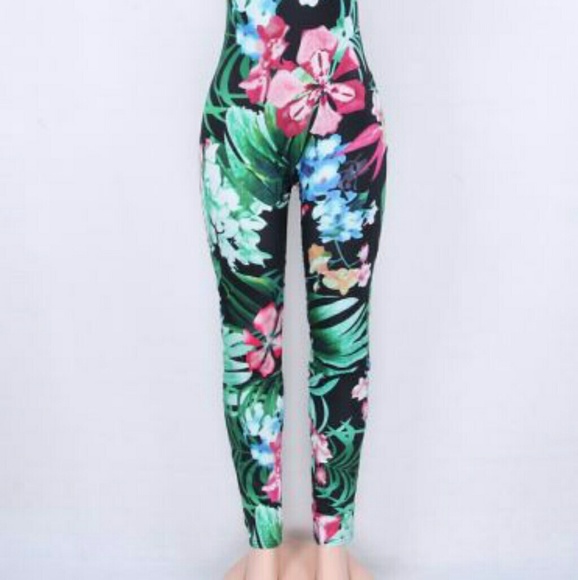 One piece - Picture 5 of 6