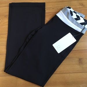 Lululenon Astro Pant black size 6