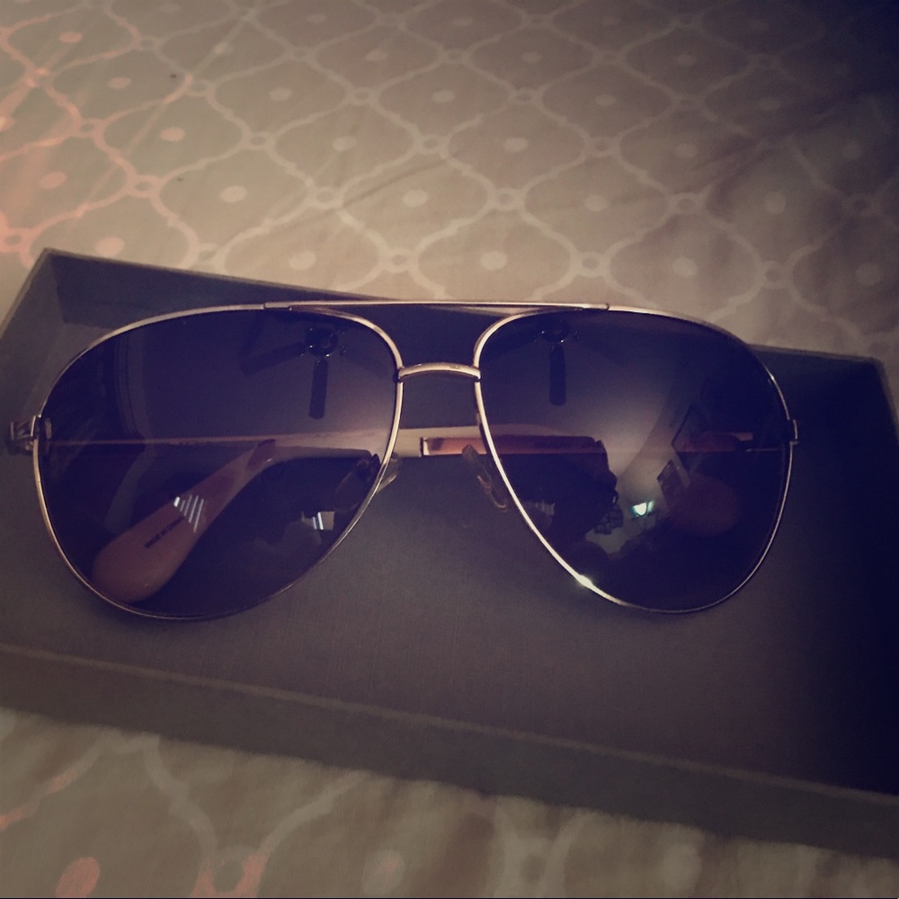 Marc Jacobs gold framed aviators